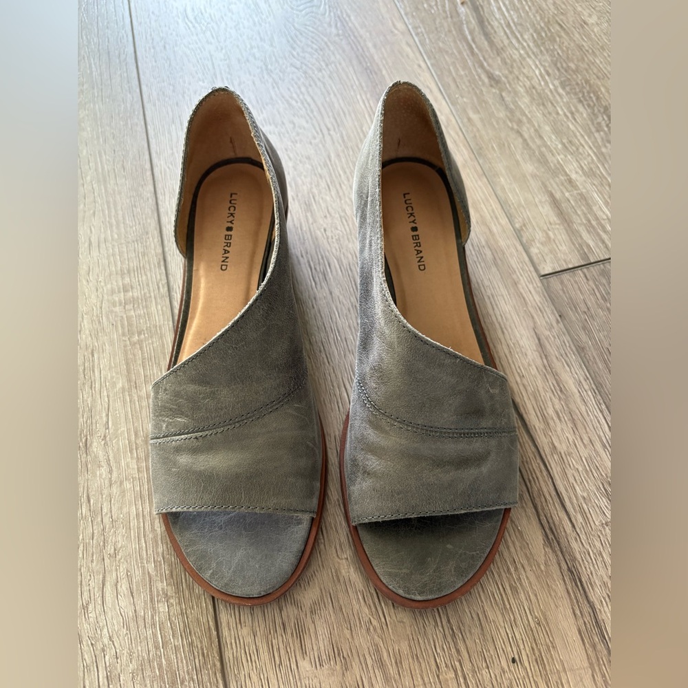 Lucky Brand Women's Gray Leather Sandals